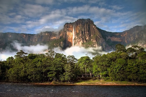 Destination-Angel-Falls-Highest-in-the-World