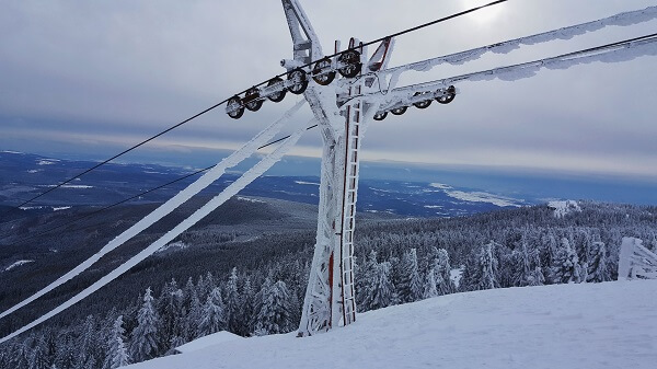 Destination-Austria-Cable-Car-Skiing