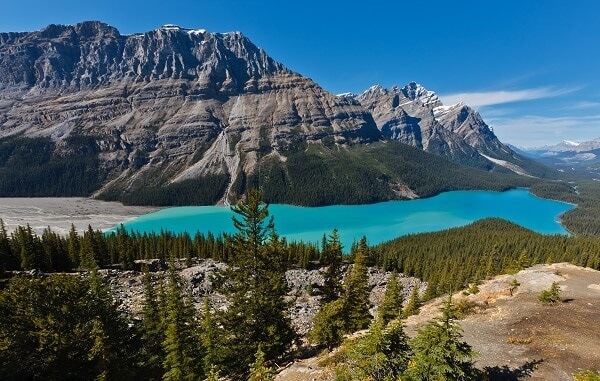 View of lake and mountains at Banff National Park, Canada